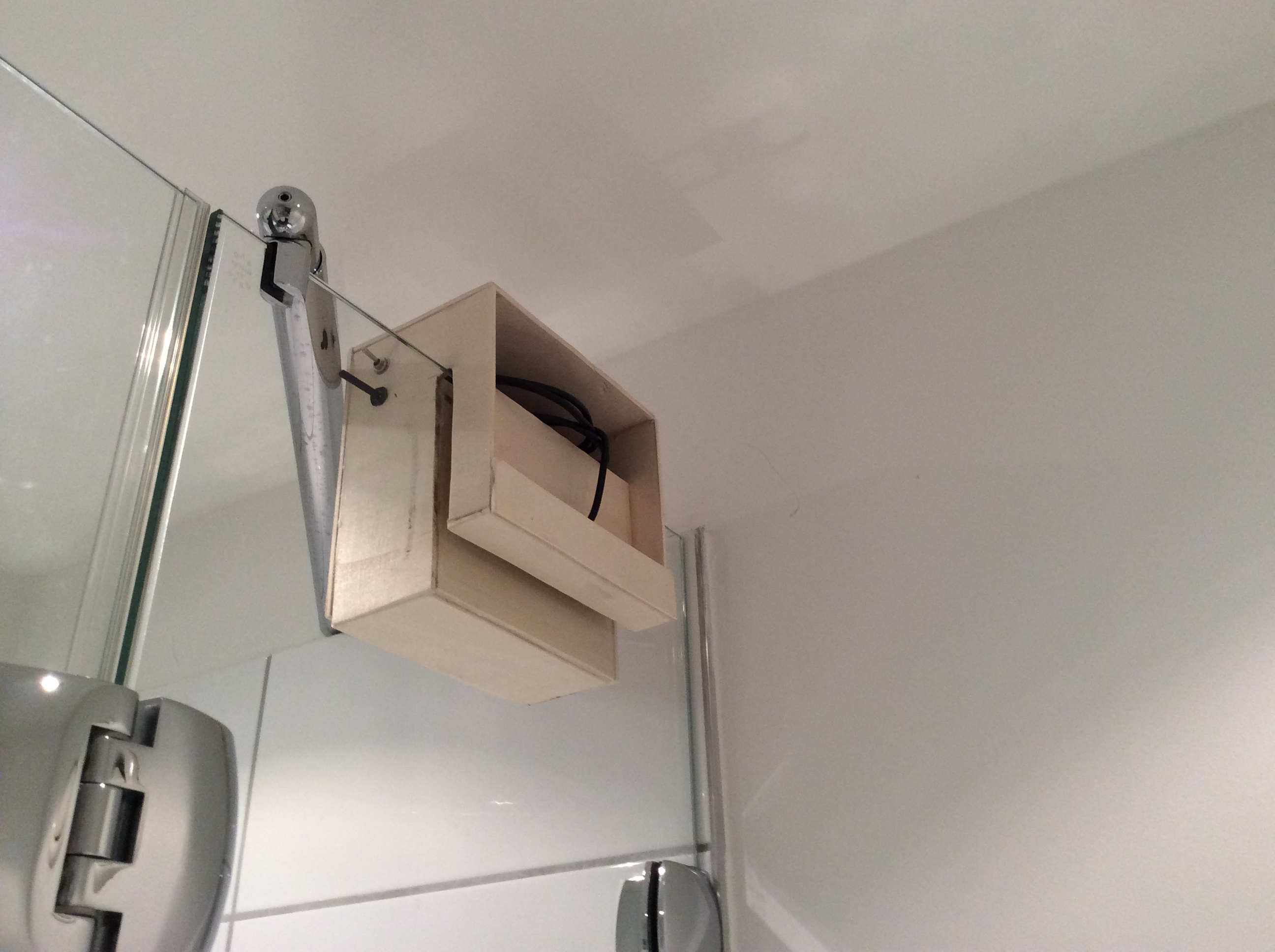 /schnipsel/201404-apr-2014/01-zur-dokumentation-noch-zwei-meiner-errungenschaften-waehrend-der-elternzeit-no-1-der-duschlautsprecher/0Foto 2.JPG